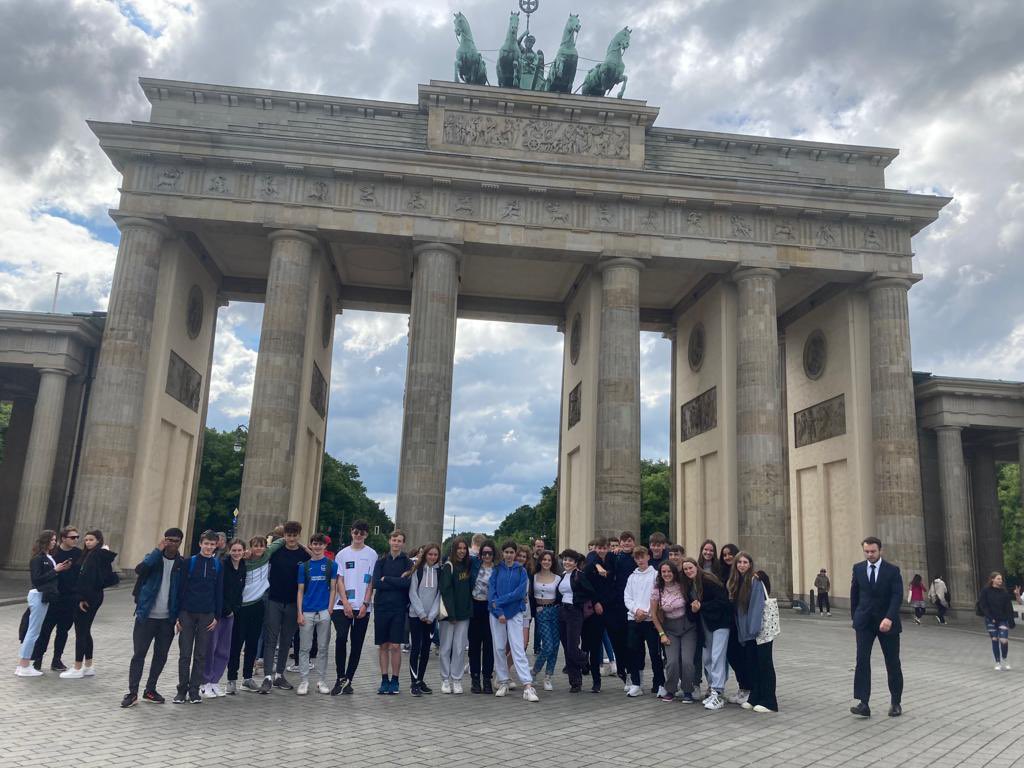 BorlaseHistPol's tweet photo. Day one complete! #Berlin2022
#Followthingsworthy https://t.co/sieHkhGjXo