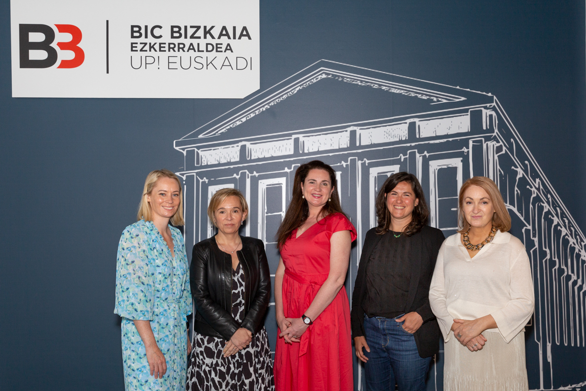emakumeekin's tweet photo. Sigue nuestro canal de Instagram y disfruta con el resumen gráfico de nuestra fotógrafa Silvia Oselka:
https://t.co/jQ1Mce1W76
#INNPower #Dublín - #Bizkaia
En @BICezkerraldea con el apoyo de @BizkaiaEmpresa @BizkaiaEmprende https://t.co/H9pie14D3V