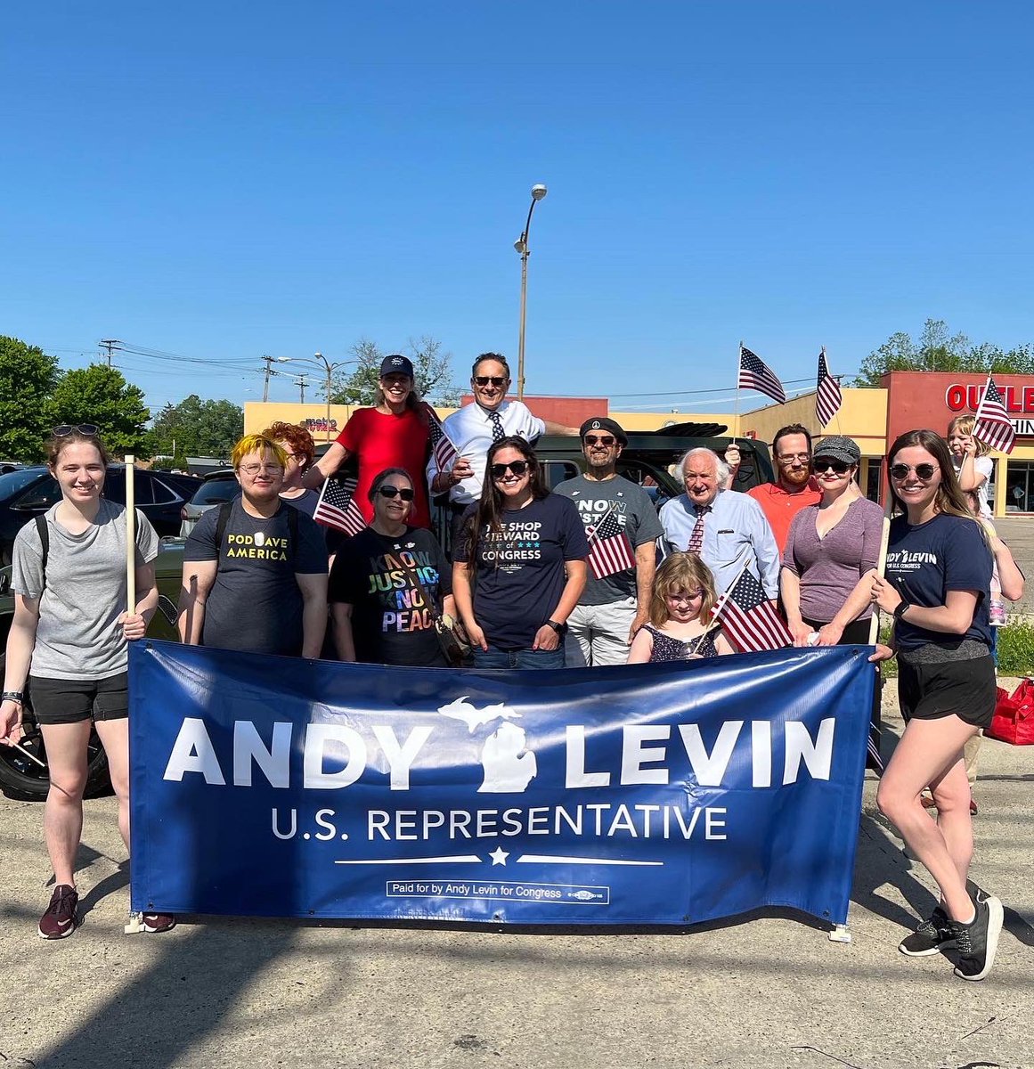 Andy_Levin's tweet photo. I’m so excited about Farmington and Farmington Hills being in the new #MI11, and Dad, Mary and I loved marching in the American Legion’s parade. We got to catch up with longtime Levin Family friends like @JocelynBenson and the newest member of #TeamLevin, Councilman Mike Bridges! https://t.co/XAjNVaQi31