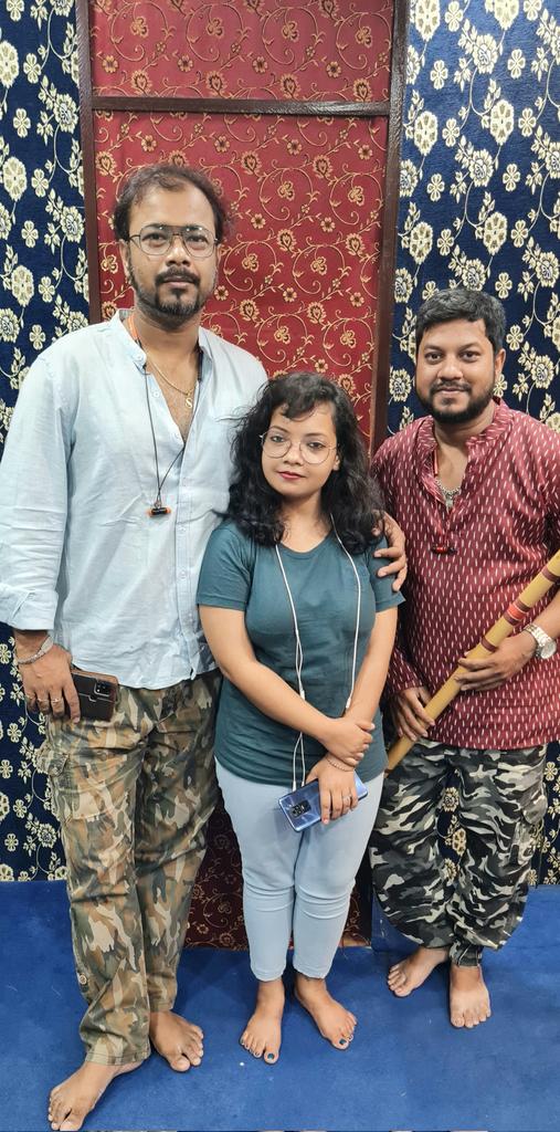 Surajit4music's tweet image. "New Projects"  coming soon
#Recording session at R S studio
#News_Bartaman #6Tv #sitinetwork #siti #siticable #zeetv #ZeeBangla 
#mediacity #mediaciti #shuvosurmediahouse #ShuvosurProduction #shuvosurmediaproduction #ShuvosurMedia #ShuvosurBand #live #livemusic #liveperformance