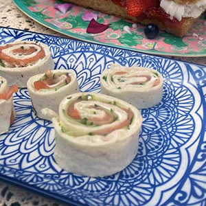 Wherever you're pitching up for the Jubilee bank holiday weekend check out <a href="/thealiray/">Ali Ray</a>'s  quick &amp; easy recipes &amp; tips for the perfect celebratory High Tea ow.ly/2Pb750JkIyR  Enjoy!