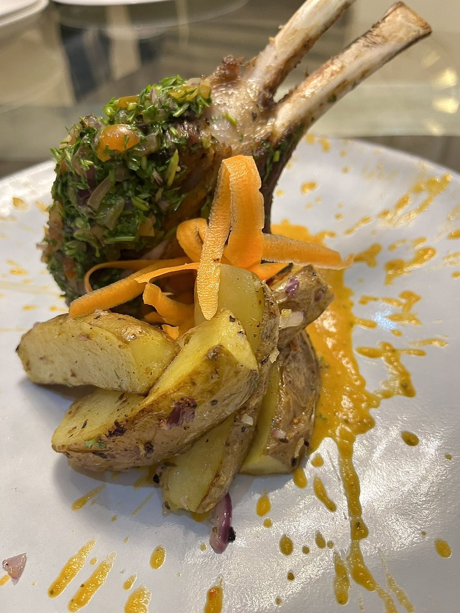 __dels's tweet photo. A few of my favorite dishes from May 2022. 

Pls retweet, my next client might be on your tImeline. Bless 🙏🏾

#privatechef #privateevents #chef #chefitup #ghana #flavors #fusion #seafood #cooking #tacos #tacobowl #seafood #salmon #lambrack #herbs #herbal #roast https://t.co/prb8w2AsnZ