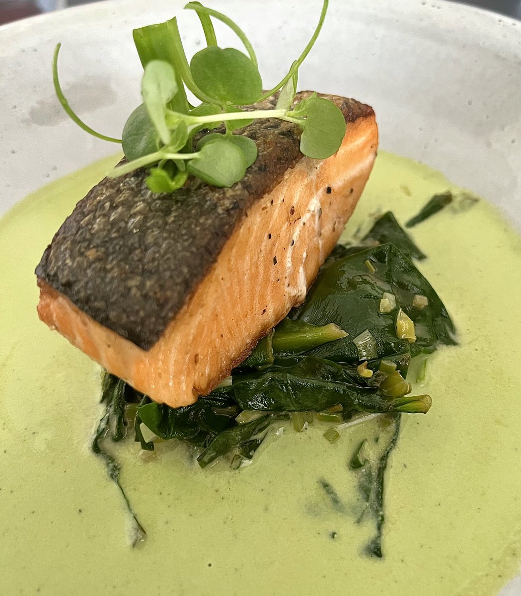 __dels's tweet photo. A few of my favorite dishes from May 2022. 

Pls retweet, my next client might be on your tImeline. Bless 🙏🏾

#privatechef #privateevents #chef #chefitup #ghana #flavors #fusion #seafood #cooking #tacos #tacobowl #seafood #salmon #lambrack #herbs #herbal #roast https://t.co/prb8w2AsnZ