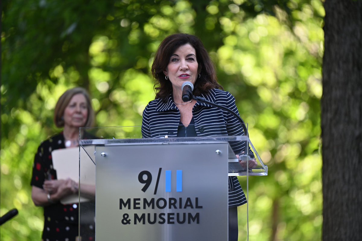 Governor Kathy Hochul tweet media