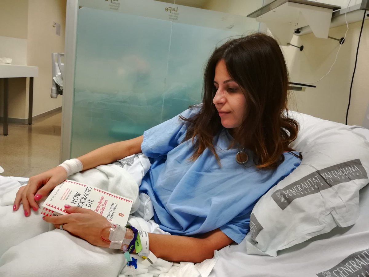 nh487's tweet image. Hoy mamá me ha pasado estas fotos, todas tomadas en estos cinco años de universidad. 

Nada es imposible, nada.