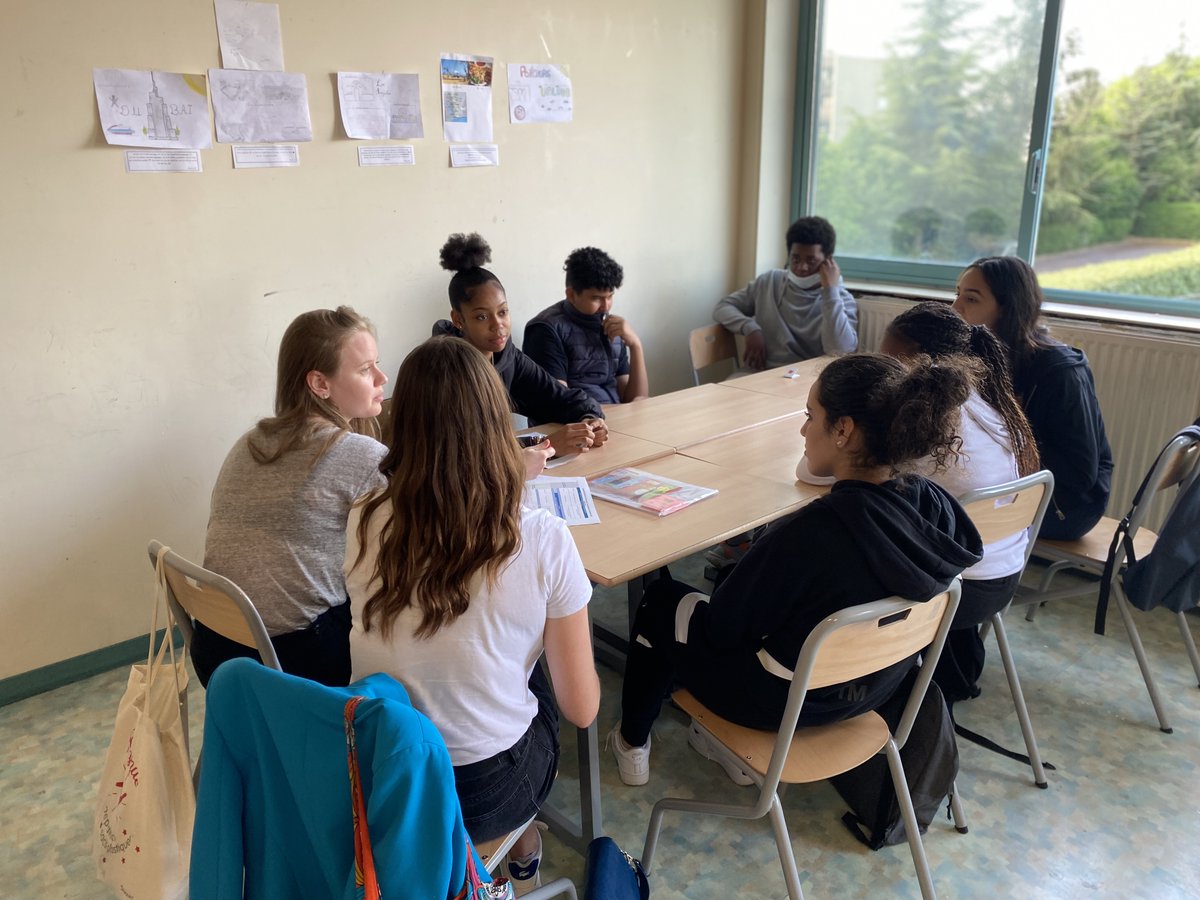 CollegeNBoileau's tweet photo. #ParcoursAvenir #JournéeInnovation #DéfiJeunesse Avec notre partenaire Alliance éducation et les collaborateurs de Total Energie, les 3e ont travaillé, avec l’aide de professionnels @AcCreteil @Alliance_edu_uw @Chennevieres_94 https://t.co/cxKNFGnam3
