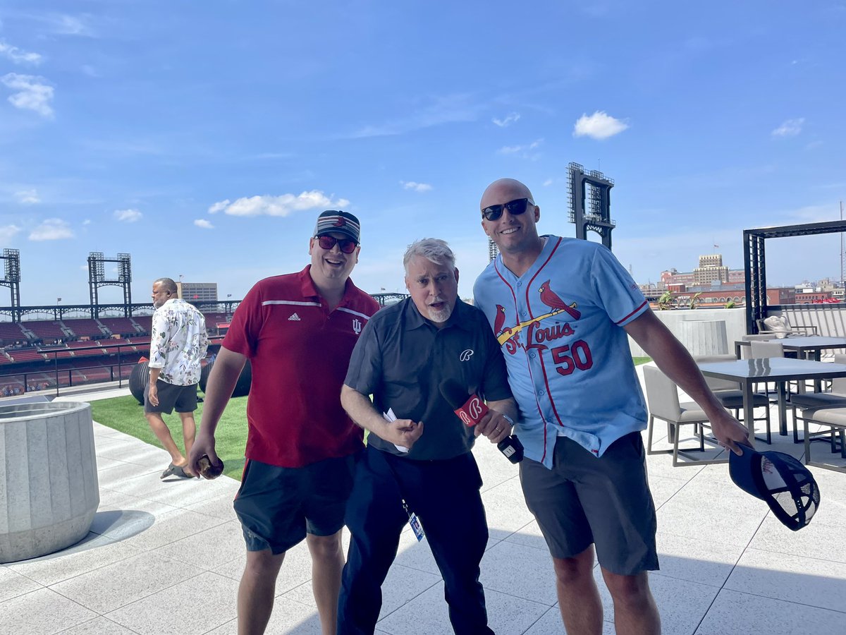 Many thx to @TheCatOnBallyTV for visiting the OCW pool today. You are welcome over for Fresca &amp; cronuts anytime! #STLCards #12in22 #WAF