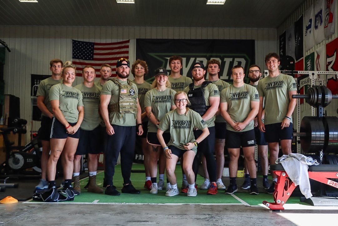 HYBPerformance's tweet photo. 🇺🇸“MURPH” ‘22 ✅ Thank you to all who came out and participated today! Special s/o to @harris33sarah for the content. More to come!

#HybridAthlete 
📸: @harris33sarah https://t.co/TjrckLwu7y