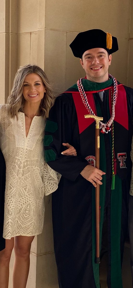 SwinneySeth's tweet photo. This past Monday I graduated from medical school. What a privilege. What an honor. What a dream. Seth Swinney, MD. Lifetime goal achieved. https://t.co/aQo75yJIGT