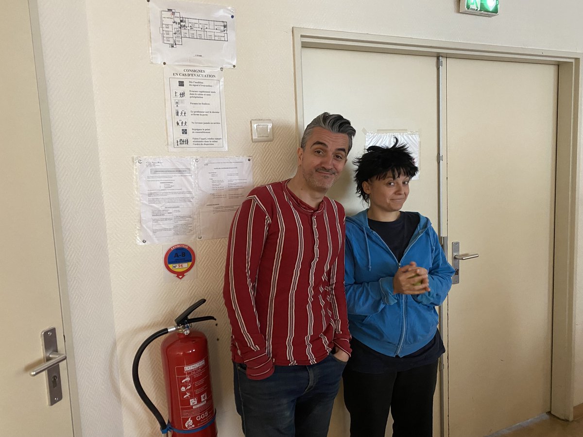 CollegeNBoileau's tweet photo. #citoyenneté #santé #Prévention Parallel théâtre était dans nos murs pour la représentation de « 1er verre », un spectacle de prévention pour amener nos élèves à réfléchir sur toutes les formes d’addictions https://t.co/RQSWUS44V7