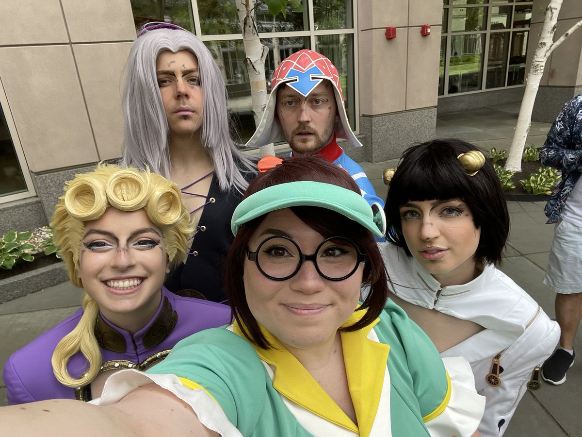 Glitter_Killer's tweet photo. I promise there is a bigger photo dump coming very soon but I can not thank all of my amazing friends enough for making my first Anime Boston (and first con ever???) so incredible and memorable. I love each and every one of you. ❤️❤️❤️ https://t.co/oVMQ2Y3LxY