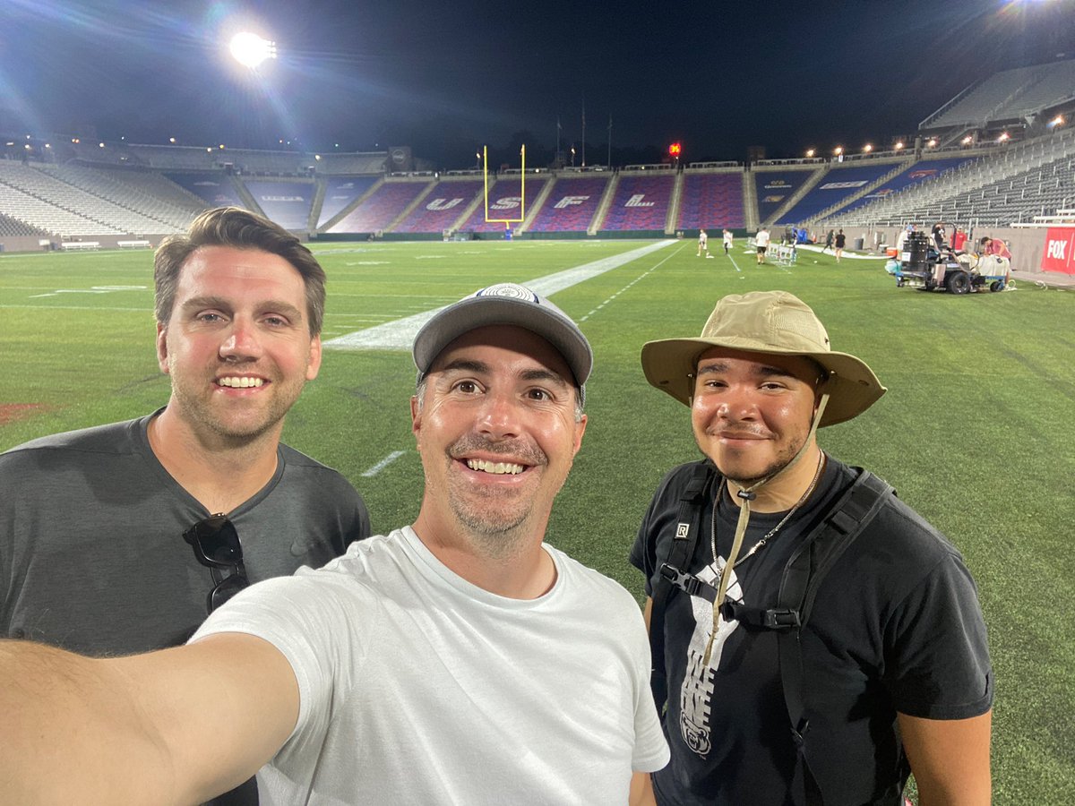 JPhotography12's tweet image. Wouldn’t have made it through my first @GettySport assignment without two of the best @patricksmith04 and @donaldppage 🙌🏽
📸:@patricksmith04 &amp;amp; @donaldppage