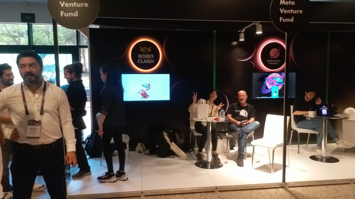 Roboclash 🤖 tweet media