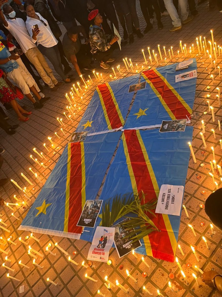 BillyKambale1's tweet photo. Belle image. 

Nous sommes ensemble. https://t.co/YXMdorZ44r