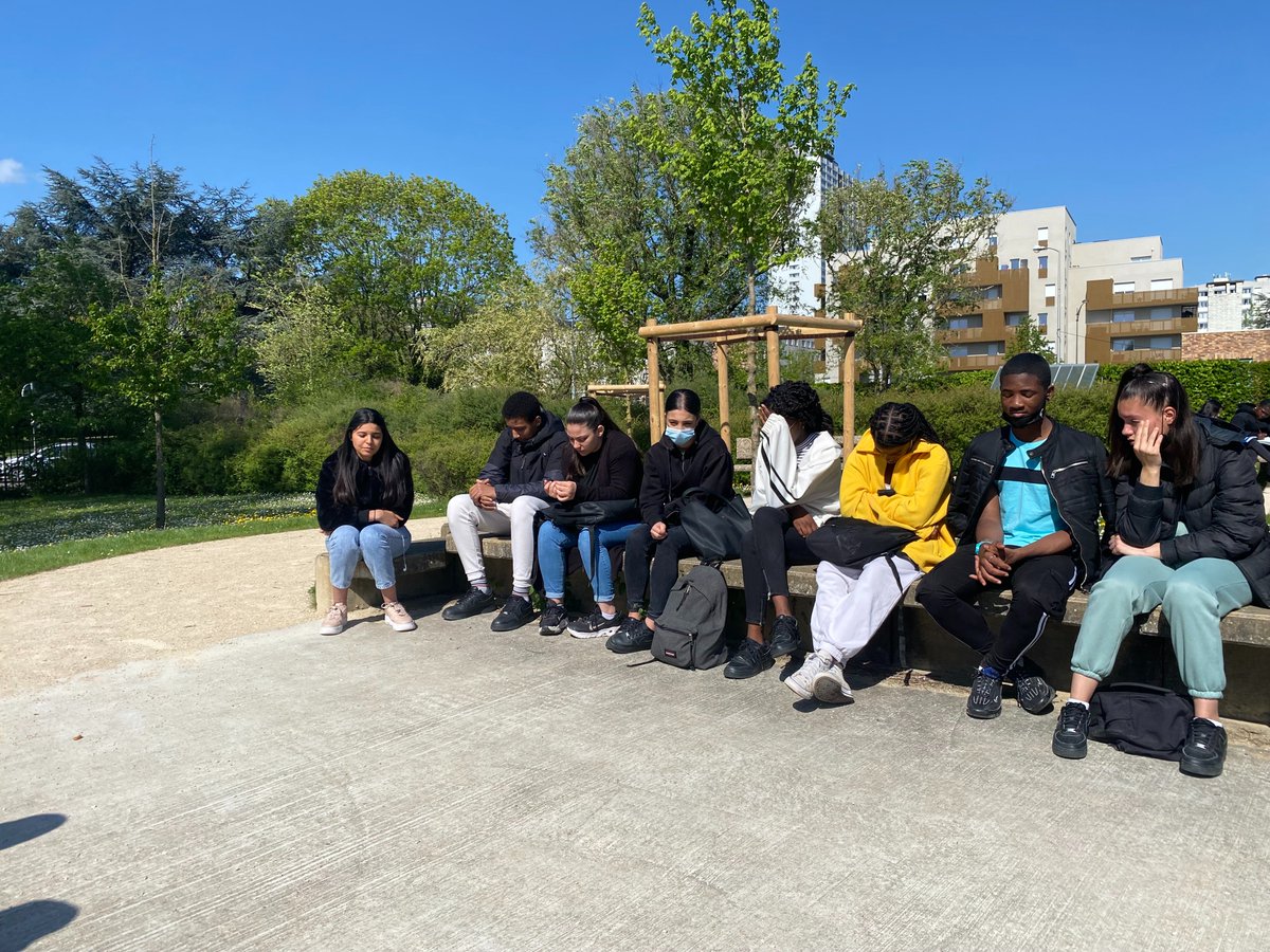 CollegeNBoileau's tweet photo. Un deuxième temps fait suite à ce spectacle où les élèves, accompagnés de leur professeur d’éducateurs de et de #lamaisondesadolescents échangent sur les conduites à risques et comment veiller à prendre soin de leur santé @Chennevieres_94 @AcCreteil @valdemarne_94 https://t.co/ElKKKYrB4m