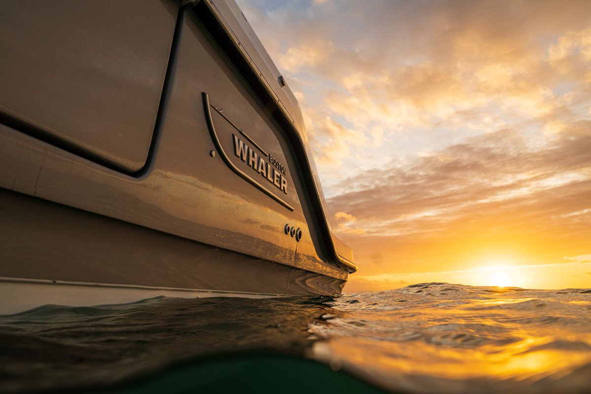 Boston_Whaler's tweet photo. Today, we reflect on the men and women who served to protect us 🇺🇸 #MemorialDay https://t.co/E2z594A9XE