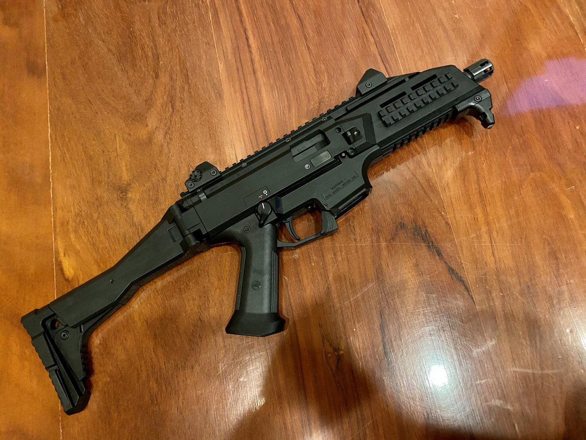 86AmryCat's tweet photo. 蓝狐有货，必是精品！
——G36突击步枪，采用5.56×45北约制式子弹，价格8000-11000国内目前无货，可预订，十天到货（东北、安徽不发） https://t.co/77P6LbE6EN