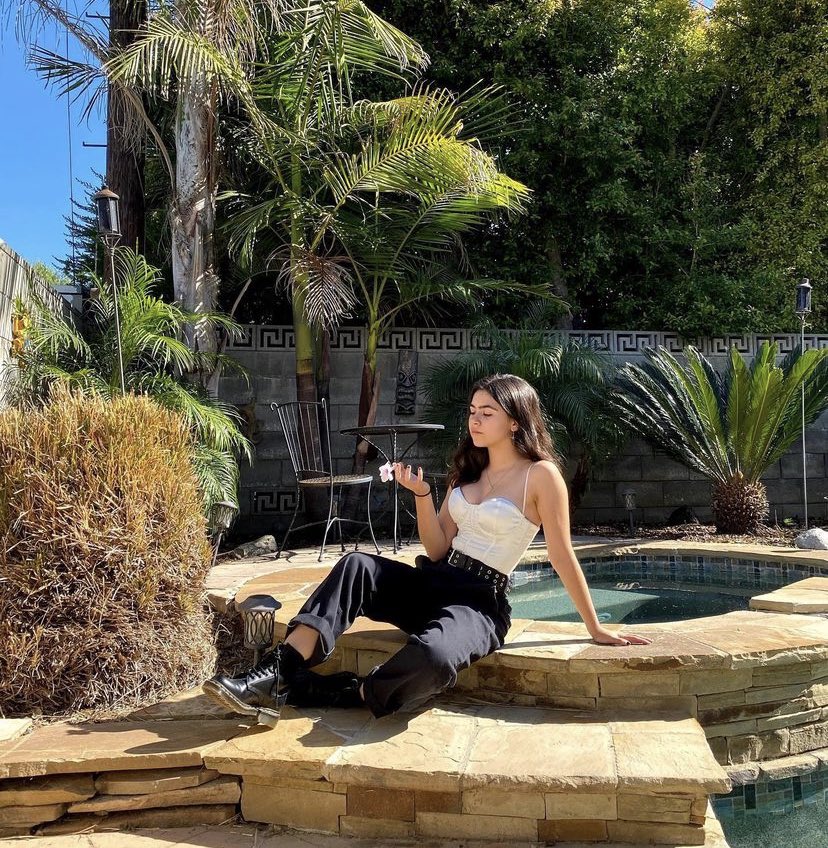 burkhartbjackie's tweet image. wanna go for a swim in my pool?