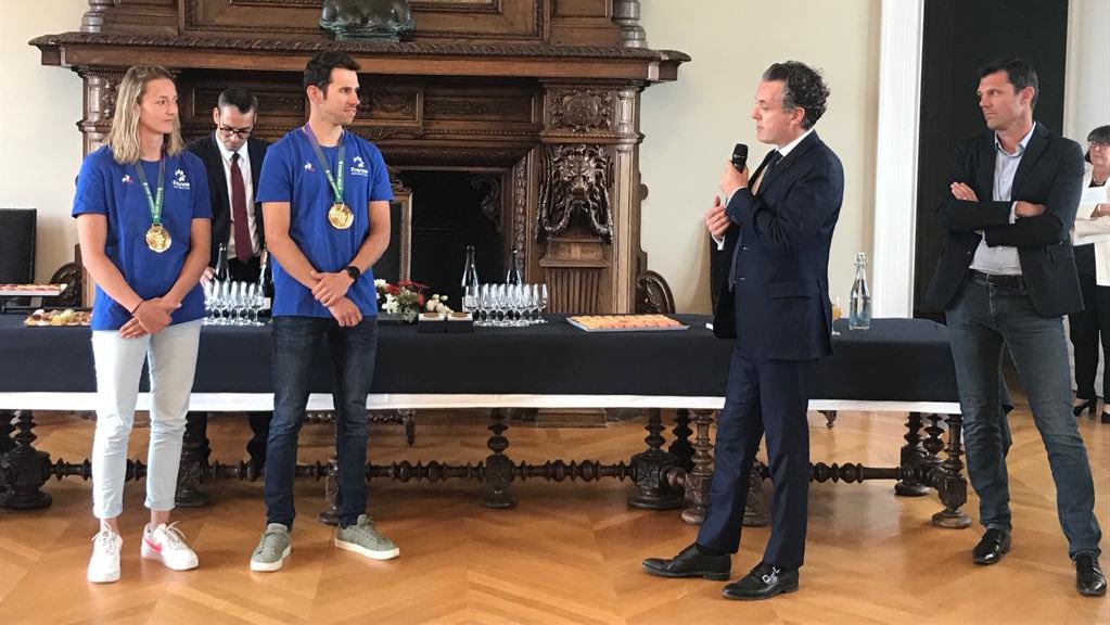 👏🏼🥇 Marie Rivereau et Théo Moreau, tout deux médaillés d’or au Brésil avec l’équipe <a href="/FRADeaflympics/">France Deaflympics</a> lors des jeux Deaflympics du Brésil 2022, reçus et salués par <a href="/ChristopheBechu/">Christophe Béchu</a> et distingués avec la médaille d’<a href="/Angers/">Ville d'Angers</a> ! 

#SportAngers