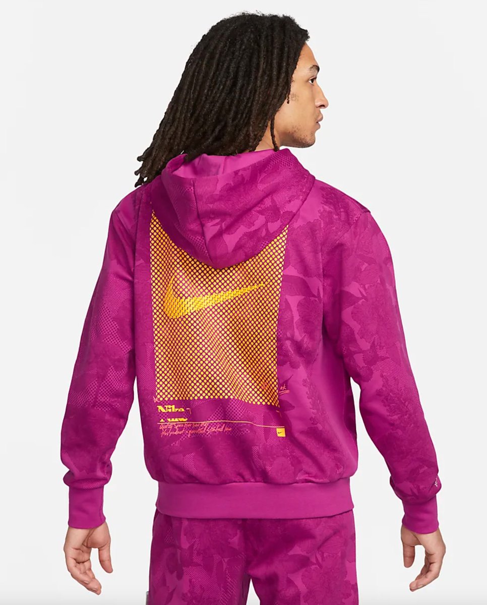 SOLELINKS's tweet photo. Ad: Nike Dri-FIT Standard Issue Basketball Pullover Hoodies dropped via Nike US => https://t.co/H6Ehz0fMML https://t.co/kNtO1YVHNO