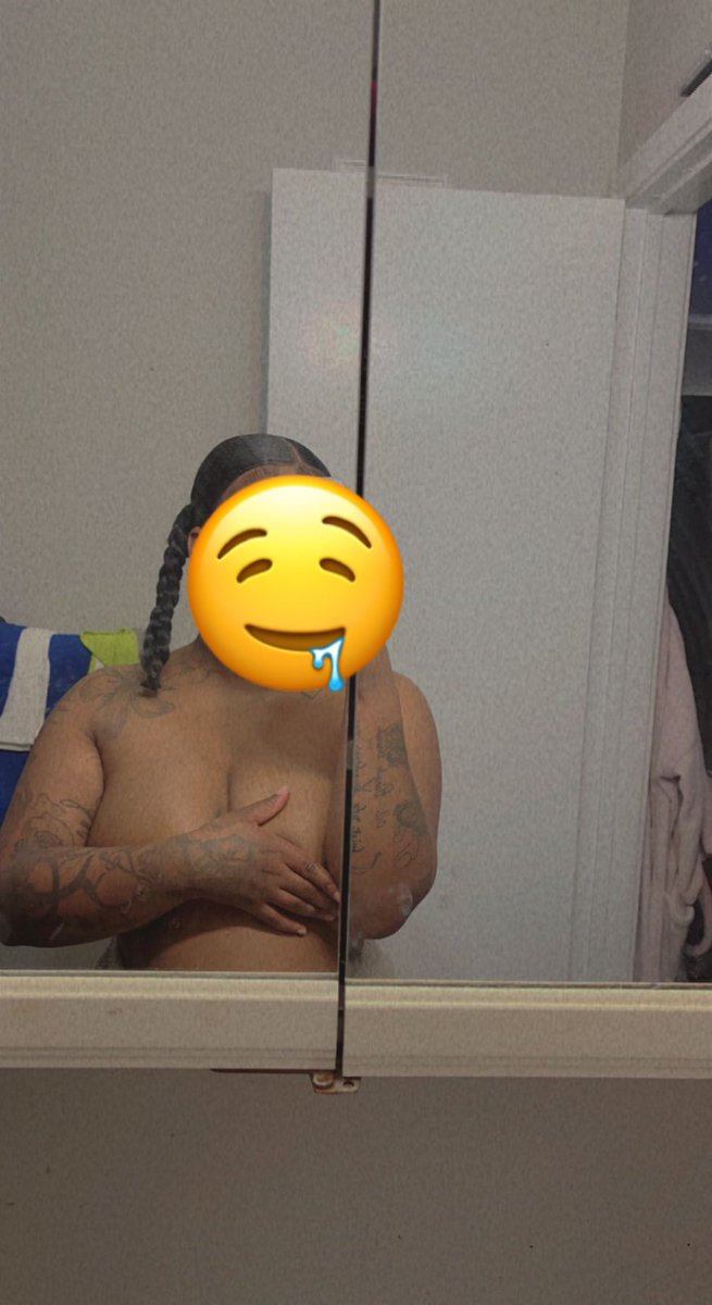 kae_room's tweet photo. Hey babes new girl in town and I’m a little shy so be nice 😊 please follow me and subscribe to my OF and see sexy content by me!!!!!!
 Come On I’m Waiting ☺️☺️ #naughty #babygirl #onlyfansgirl #dm #milf #mommy #AdultWork https://t.co/kI0Uo5ezUV