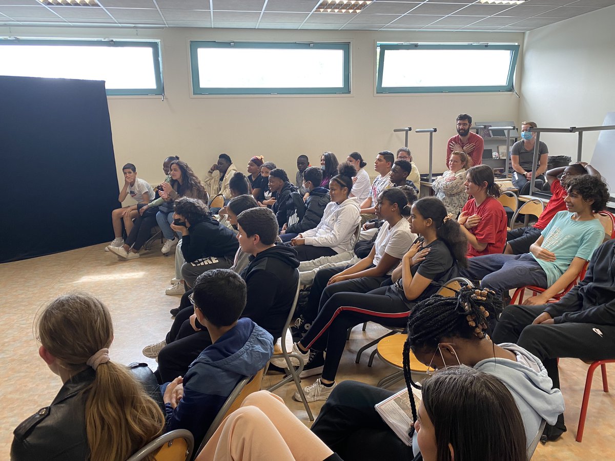 CollegeNBoileau's tweet photo. La compagnie #Masquarades était dans nos murs pour un spectacle interactif à destination des 4e pour comprendre les phénomènes d’endoctrinement avec « Une proie si facile » @AcCreteil @Chennevieres_94 @valdemarne_94 https://t.co/W4zxKfk3mc