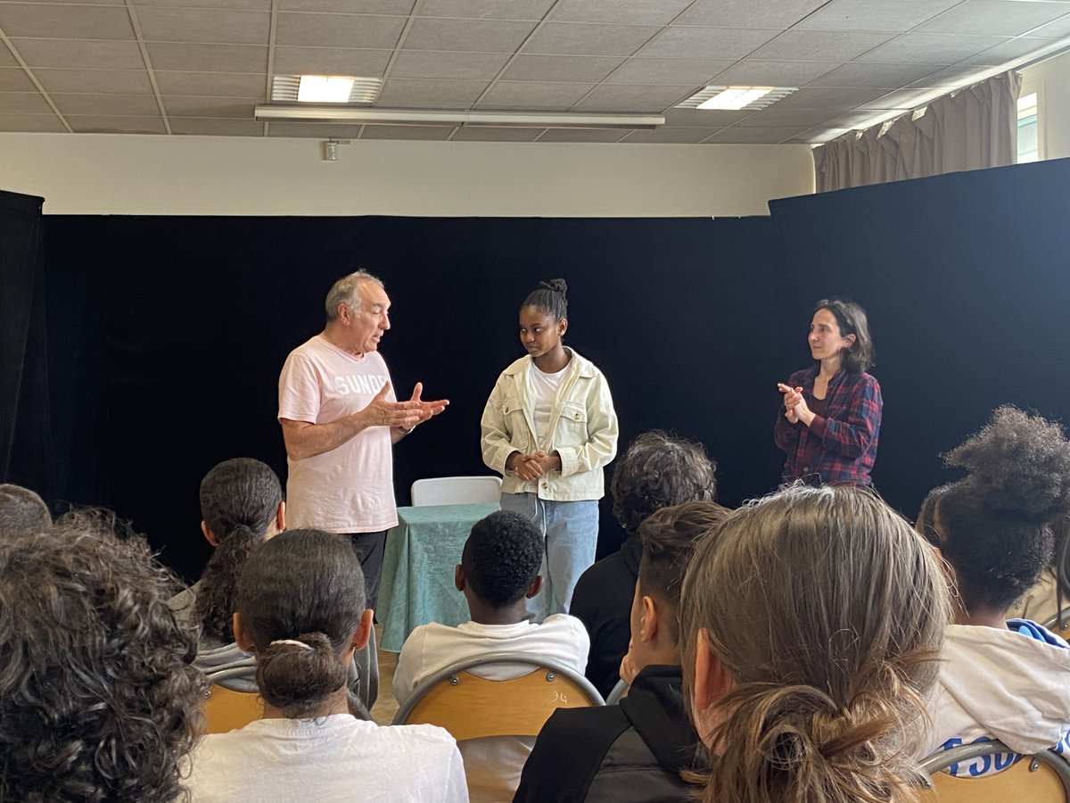 CollegeNBoileau's tweet photo. La compagnie #Masquarades était dans nos murs pour un spectacle interactif à destination des 4e pour comprendre les phénomènes d’endoctrinement avec « Une proie si facile » @AcCreteil @Chennevieres_94 @valdemarne_94 https://t.co/W4zxKfk3mc