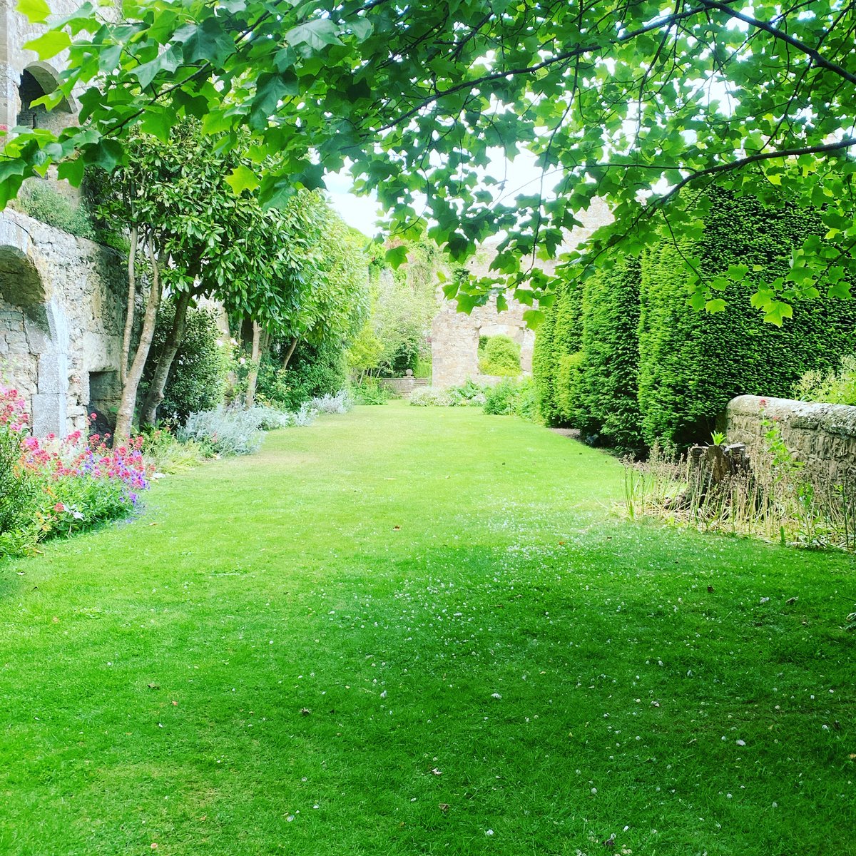 Amberley Castle tweet media