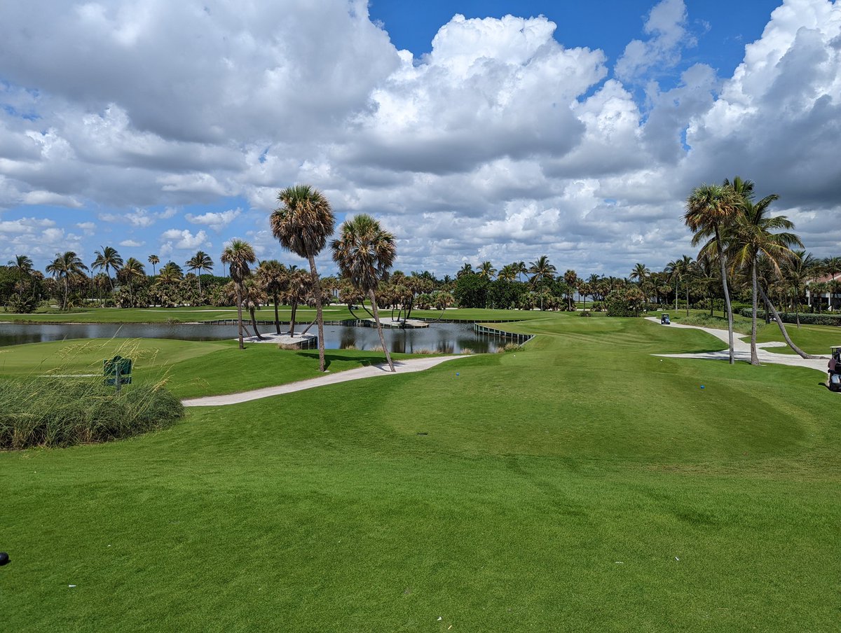 TexasBones11's tweet photo. Palm Beach par 3 was fun. We somehow avoided the rain all weekend https://t.co/fh3fuao3yi