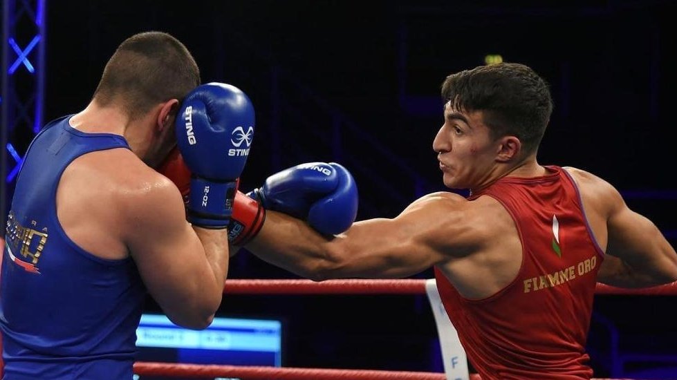 poliziadistato's tweet photo. A Yerevan (Armenia) il pugile🥊delle #Fiammeoro👮🏿‍♂️#AzizAbbesMouhiidine conquista il titolo di Campione europeo🥇nella categoria 92 kg travolgendo in finale lo spagnolo Reyes battuto 5-0. Bronzo🥉per #SalvatoreCavallaro nei 75 kg e per #ManuelCappai nei 54 kg 🇮🇹💪💪👏👏👏 #Euro22 https://t.co/McqtgjyNUv