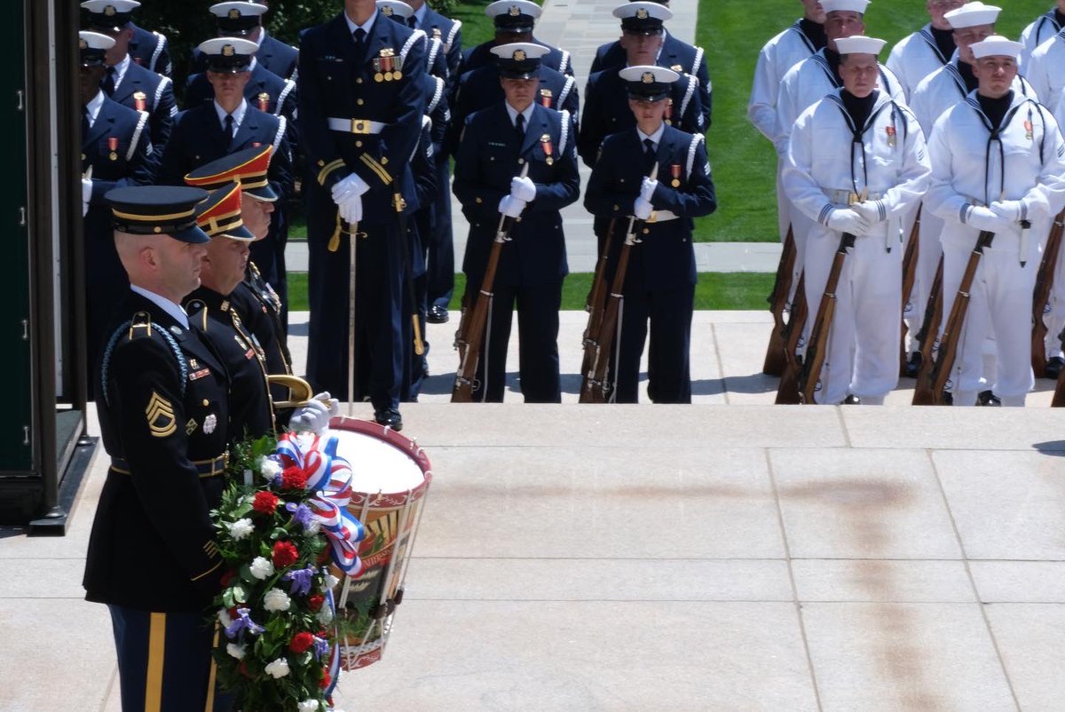 MCPOCG's tweet photo. Today, I was joined by our #USCG #OAL Carol Jones, &amp; Vice Adm. Steven Poulin, in attending the Memorial Day observance to honor our fallen service members, @ArlingtonNatl. It is our duty to ensure we never forget their sacrifices for our freedom and liberties. 🇺🇸 #ShareTheirStory https://t.co/J51Q36RmIM