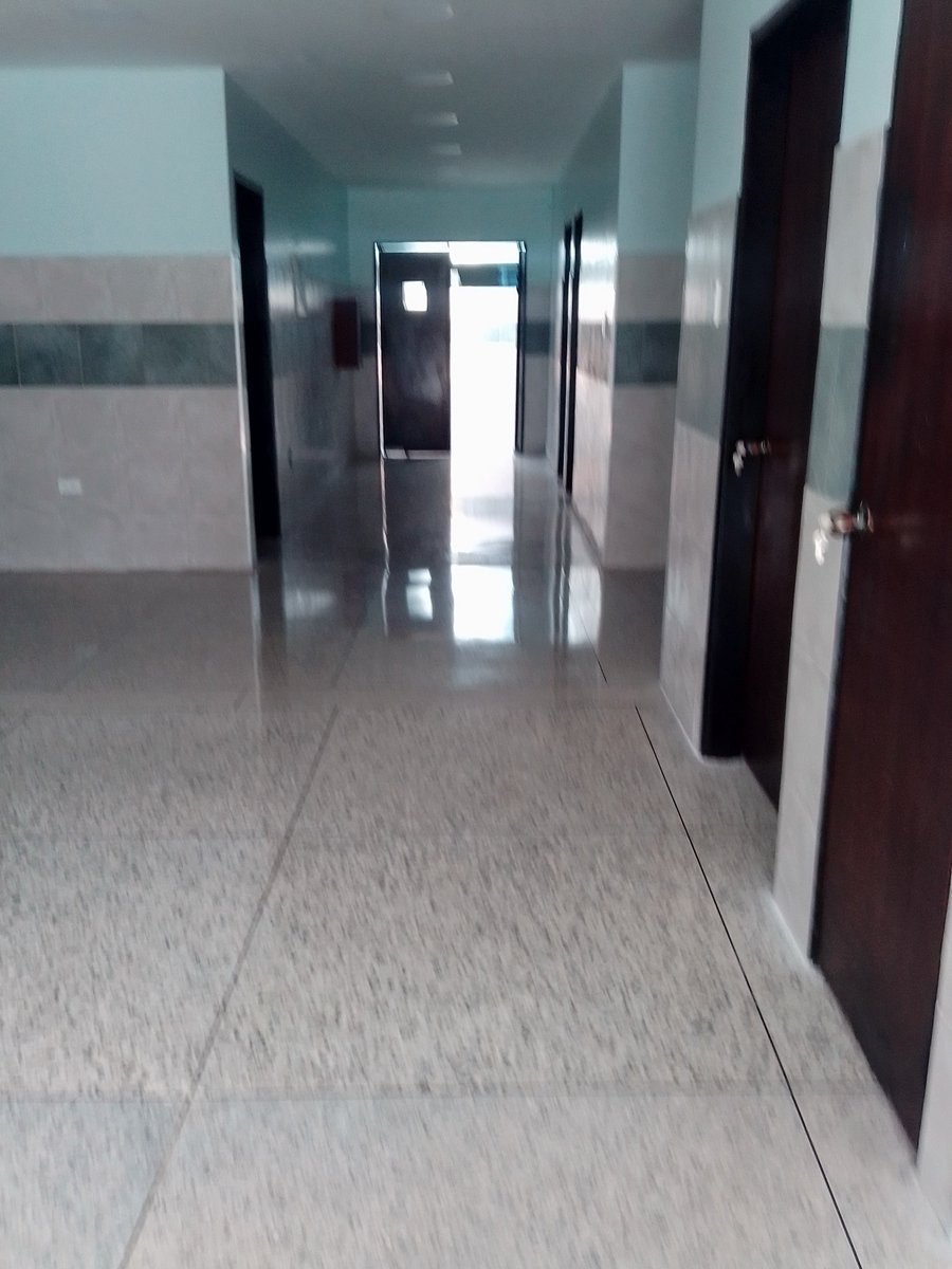 isabel_ga2's tweet photo. En un recorrido por las instalaciones del CDI  la falta d inmobiliario una obra ejecutado por el Alcalde Haylly Chacón espérando d la instituciónes gubernamental para la apértura del CDI con urgencia @ConcejoFeo @FreddyBernal @NicolasMaduro https://t.co/1ttK5gceNe