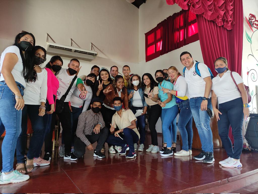 #Hoy 30 de mayo desde la Unidad Educativa Estado Carabobo del Municipio Trujillo, nos encontramos presentando el anteproyecto de ley de convivencia pacífica escolar bajo la orientación y acompañamiento de la @ZonaEduTrujillo

#PorLaSanaConvivenciaEscolar