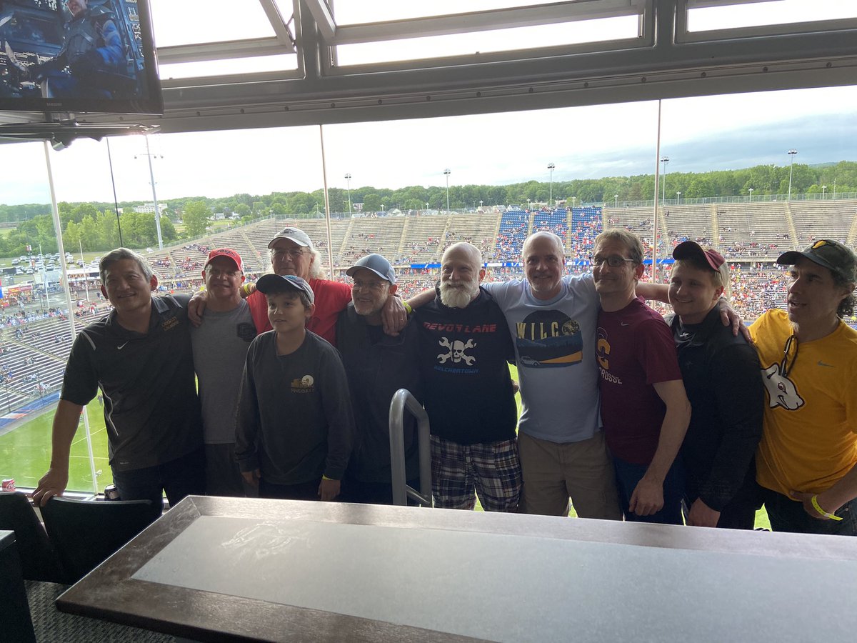 42 years of Oberlin men’s lacrosse gathered in Hartford this weekend. Classes of ‘72 to ‘15 were represented. @GoYeoAD @Yeo_Athletics @yeo_mlax