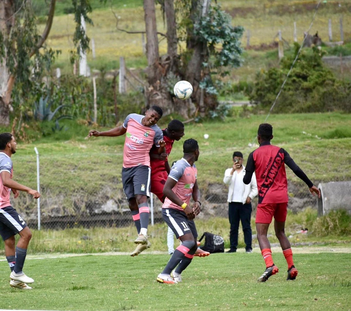 04DunamisFC's tweet photo. Nueva semana de trabajo preparándonos a tope para lo que se viene…
📸🦁/ Les compartimos algunas imágenes de nuestra visita 🆚 @atlsaquisili
Vamos #Poderoso04 #LaManada 🇲🇱🔥
#lamanada #04 #tulcan #amistoso #saquisili #ascensonacional2022
#dunamis04 #carchi https://t.co/Ck1e3Ziffy