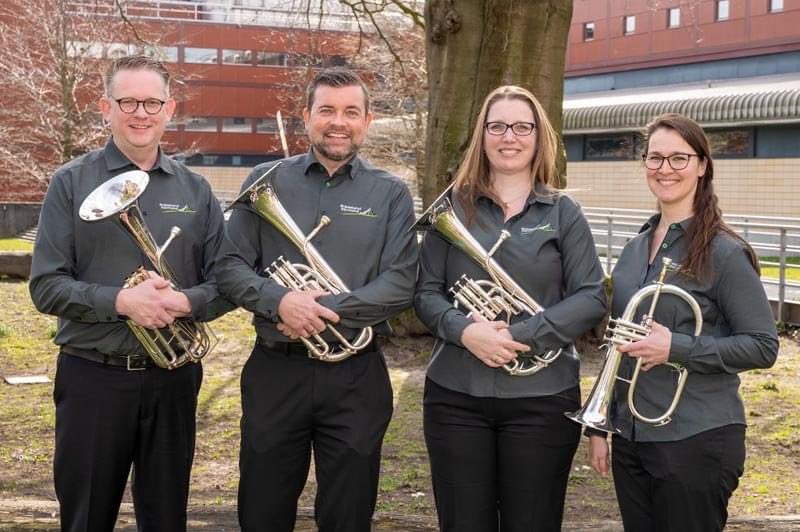 De hoornsectie van Brassband Rijnmond is in topvorm en wil dit aan een groot publiek laten horen tijdens het Brass Connections concert op 4 juni in Vlaardingen.  

brassbandrijnmond.nl/index.php/nl/n…