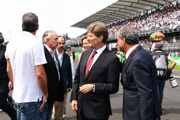 A propósito de #ChecoPerez y la #F1 que tiene a los chairos untándose vitacilina y dando todo tipo de maromas, porque su secta quiso suspenderla, aprovecho para reconocer a <a href="/edelamadrid/">Enrique de la Madrid</a> notable ex Secretario de Turismo por haber sido el responsable de traerla de regreso a México.