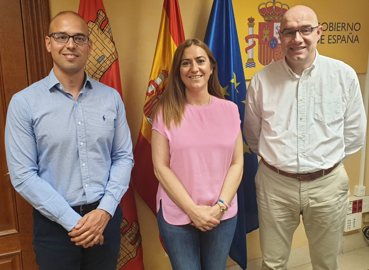 AVE_CyL's tweet photo. Agradecer el recibimiento de @DGCyL y destacar el inusual gran interés, cercanía y conocimiento de las necesidades de los miles usuarios por parte de @VirBarcones 
Descata la importancia de la Alta Velocidad para Castilla y León.
Sigue 👇 https://t.co/h4KDoDJvbi