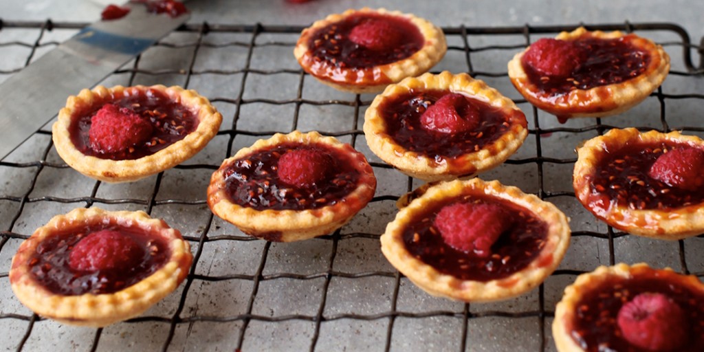Your street party essential 🎉

Quick, easy and the perfect way to entertain the kids this half term, our Bright Red Jam Tarts are a great accompaniment to any Jubilee festivities you might have planned this weekend. 

Take a look at our recipe here: bit.ly/3a2W0N2