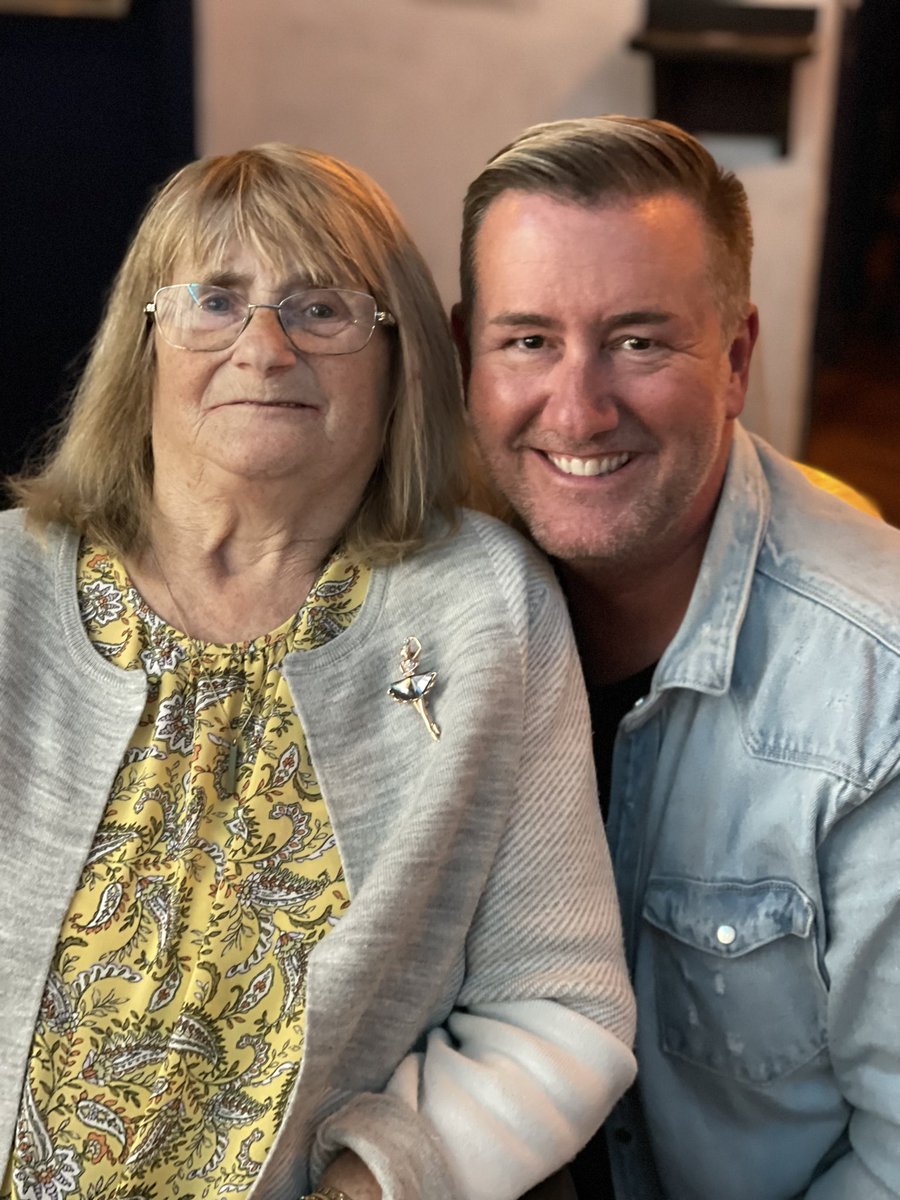 HM071977's tweet photo. On #MultipleSclerosisDay I Celebrate My Hero On This Day & Everyday Who Has Battled With This Awful Illness For Over 40 Years 😪😘 #mum #MultipleSclerosis #MSDay2022 https://t.co/kyPyb89R7j