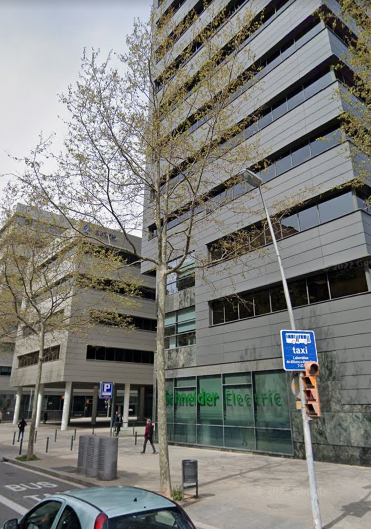 grinon_lucha's tweet image. La lucha sigue. Mañana nos concentramos de 11:30 a 13:30 frente a la sede central de @SchneiderES en Carrer Bac de Roda 52 en defensa de nuestros empleos y de la industria.  @ccoocatalunya @FICCOOCat @industriaccooma @pctemadrid @InfoObrera @UnaiSordo @jugartea @garbineespejo