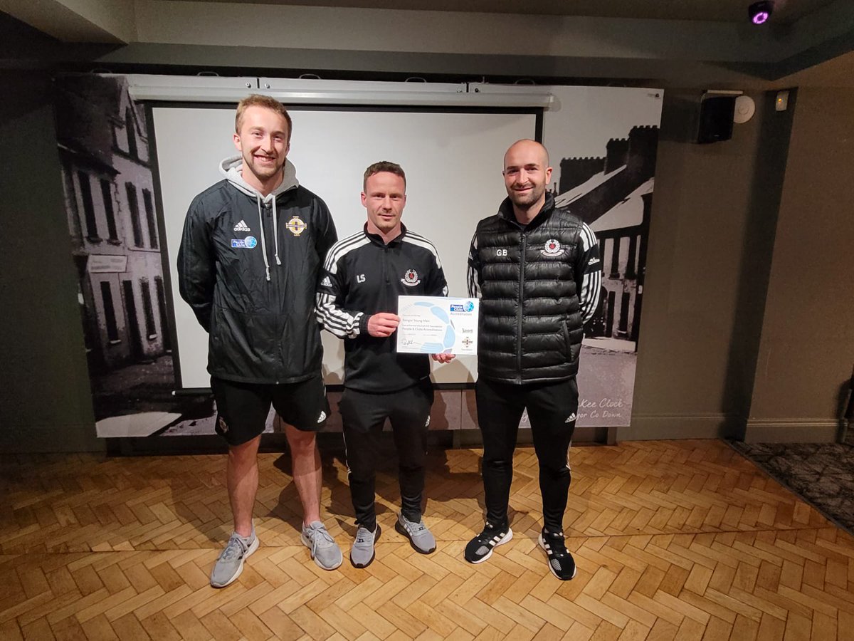 In Bangor tonight for an Ahead of the Game session for <a href="/BYM_FC/">Bangor Young Men FC</a> delivered by <a href="/dalglish1986/">Kenny Greenhill</a>. It was also a pleasure to present the club with their People and Clubs Accreditation. Well done to everyone involved ⚽️