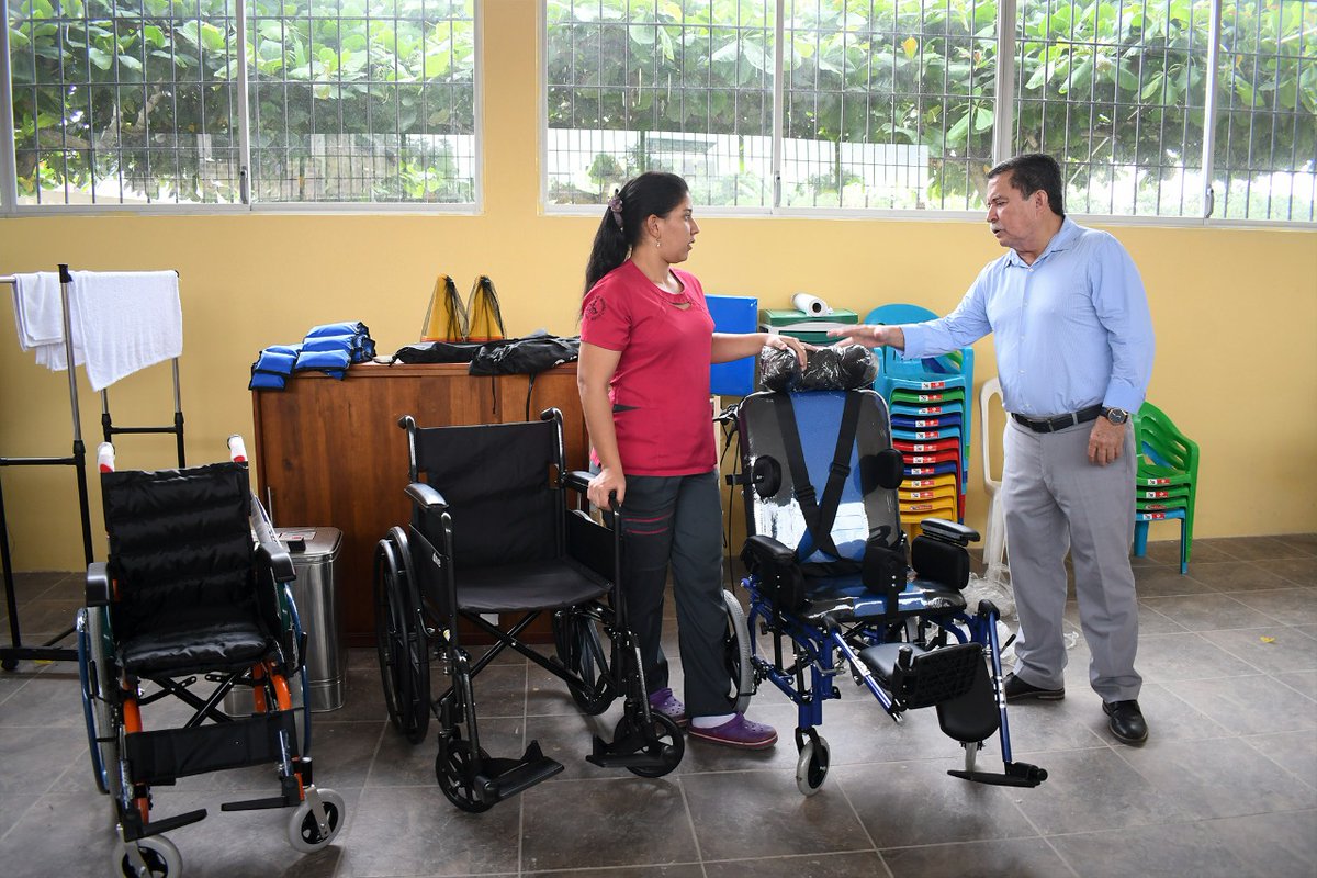 cesarencaladae's tweet photo. Fortalecemos la Unidad Básica de Rehabilitación, gracias a la firma del convenio con la Embajada del Japón en Ecuador. La repotenciación consta de equipos e insumos que servirán para mejorar la atención a los ciudadanos de Pasaje y sus parroquias.

#JuntosCambiamosPasaje 🟨🟥🟨 https://t.co/cS1BnroS3T