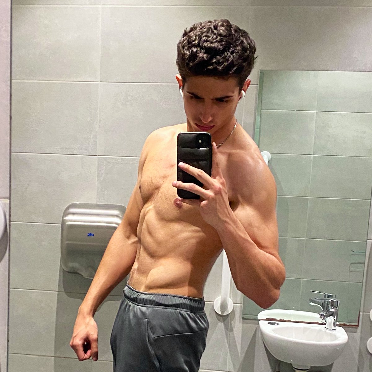 NotSweet0's tweet image. Meses de intensidad paciencia y consistencia pero todo da sus frutos ☺️☺️