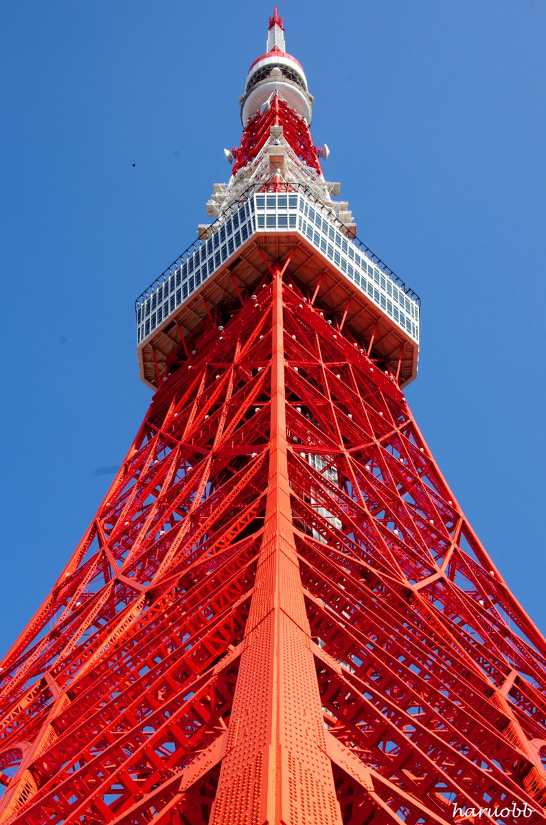 東京タワーから思う事。 この素敵な赤い鉄骨にも心が秘められている 無数のボルトを1本1本チェックをして、 さび止めの塗装など、いつの時代も美しく、 幸せモノの東京タワー。 今日も、明日も、明後