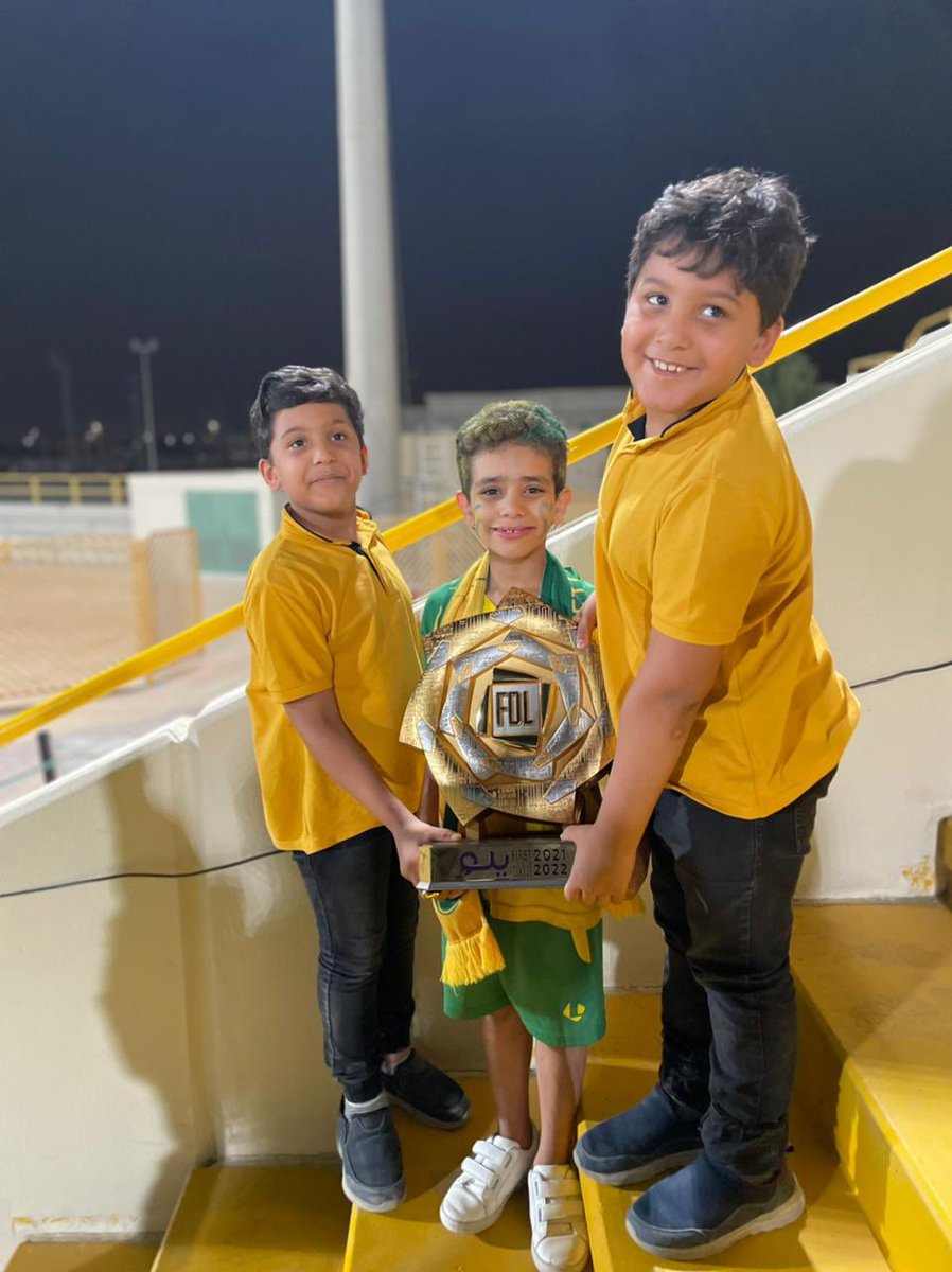 إن الله عطاني عمر وصحة ..
إن شاء الله أغطي صعودكم أيها الشباب بعد سنوات من الأولى للممتاز  🤣🤣🤣..
مبروك لكم و لأُسركم ..
#دوري_يلو