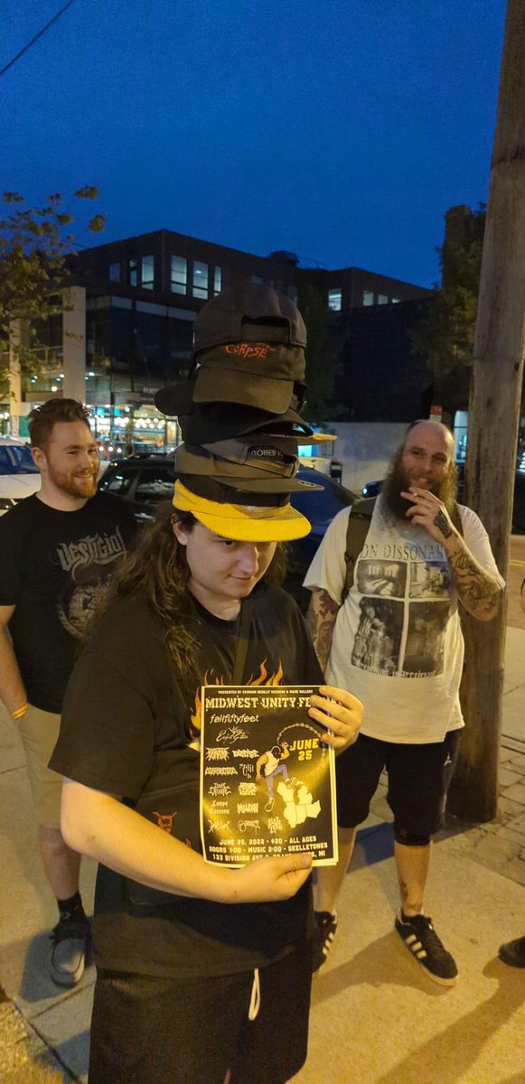 shaywilderr's tweet photo. june 25
rock show https://t.co/qrmxfeJy0Z