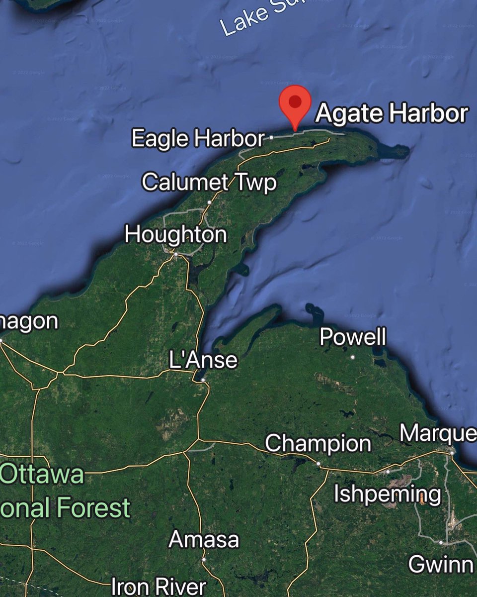 KewAdventure's tweet photo. Join us on a sea kayak tour in the the largest freshwater lake in the world, Lake Superior. On our Agate Harbor tour we’ll
explore a chain of barrier islands, the “arch rock”, finger bays and view the spiny ridgelines that parallel the peninsula.  
#copperharbormi https://t.co/3io9AVLM3v