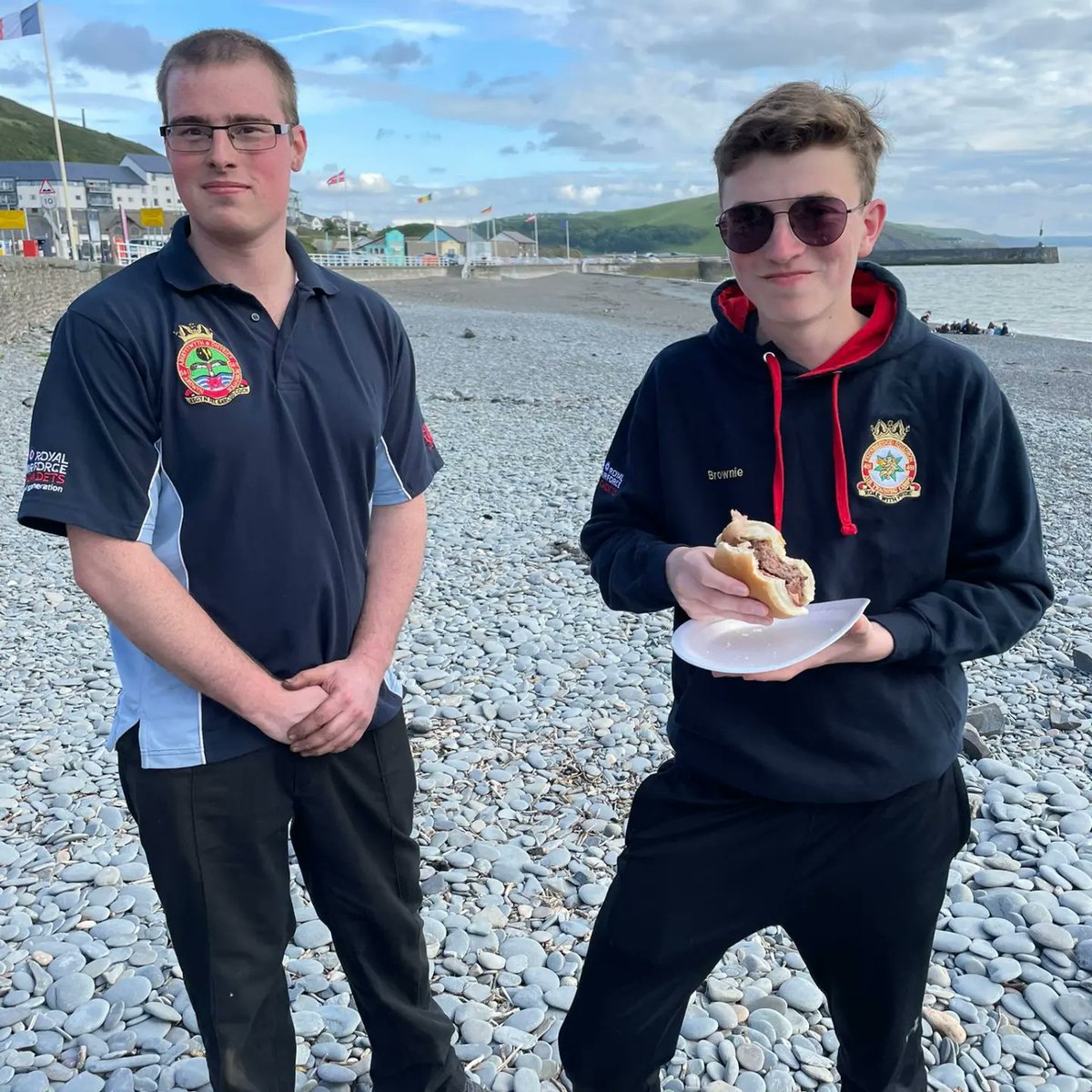 451SqnATC's tweet photo. How amazing are the staff and cadets from @561sqn !?

What a brilliant way of showing support to a fellow cadet and a great moral boost for the rest of the Queen's Jubilee Challenge.

Thank you from the team and from all of us at 451

#451sqnatc #whatwedo #qjc #aircadets https://t.co/RonNKv4vfC
