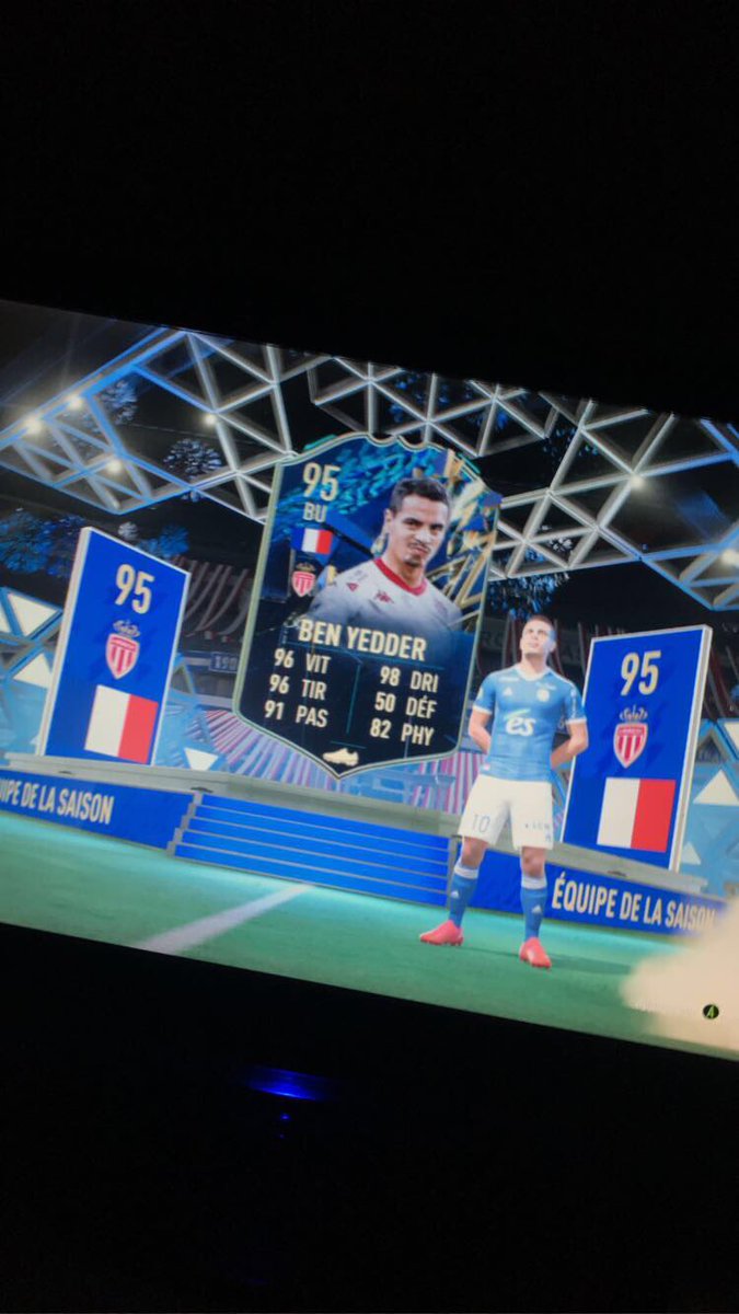 Vikou18's tweet photo. La soirée Fut fût assez sympa! @BruceGrannec @robert87000 @Vitality_RocKy @TwinsFifaHD https://t.co/CrNlfTVvBG